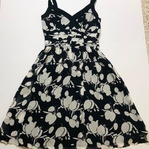 Ann Taylor black & white floral sleeveless dress